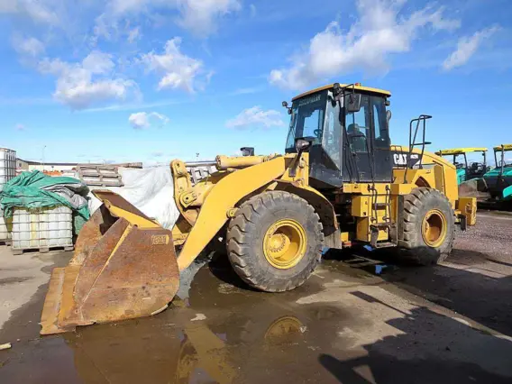 Фронтальный погрузчик Caterpillar 962H 2013 года б/у