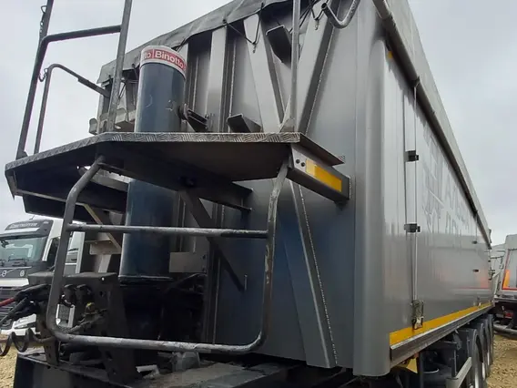 Самосвальный полуприцеп Bodex KIS 4WA1 2023 года б/у фото 4