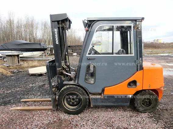 Вилочный погрузчик Doosan D35C-5 pro5 2012 года б/у