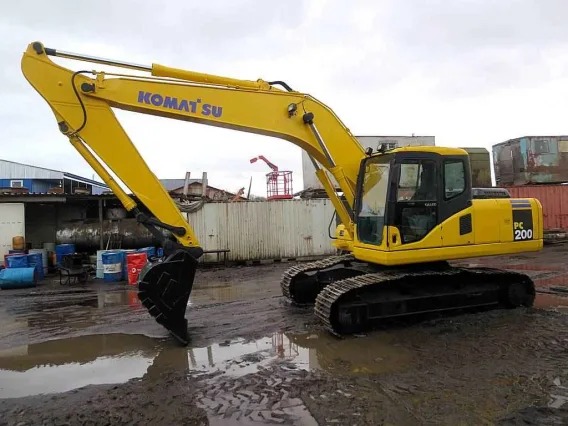 Экскаватор Komatsu PC200-7 2004 года б/у