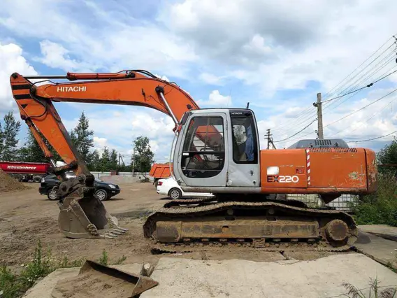 Экскаватор Hitachi EX 220 -5 2001 года б/у