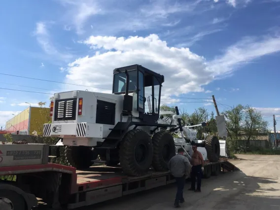 Грейдер ЧСДМ ДЗ-98 2009 года новый фото 2