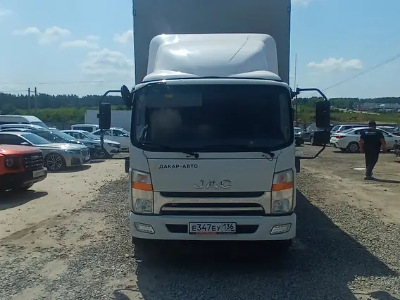 Тентованный грузовик JAC N120 2022 года б/у фото 3