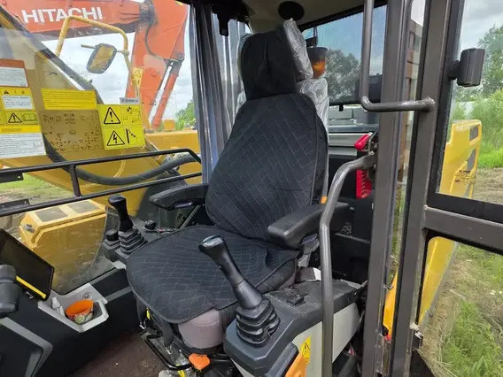 Экскаватор LGCE E6210HNLC 2023 года б/у фото 10