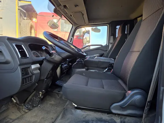 Тентованный грузовик Dongfeng C120L 2023 года б/у фото 9