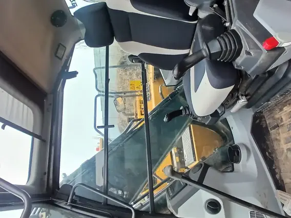 Экскаватор JOHN DEERE E140LC 2019 года б/у фото 10