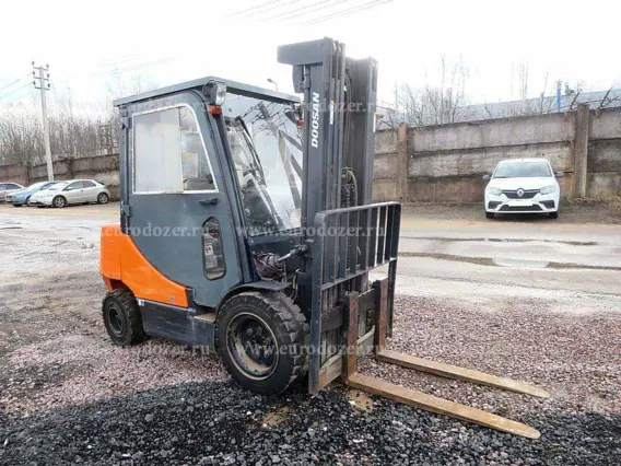 Вилочный погрузчик Doosan D35C-5 pro5 2012 года б/у фото 2