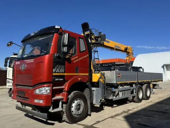 Манипулятор-самопогрузчик FAW J6P CA3250 XCMG SQS300RU-5 2025 года новый