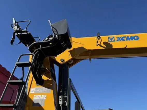 Манипулятор-самопогрузчик FAW J6P CA3250 XCMG SQS300RU-5 2025 года новый фото 14