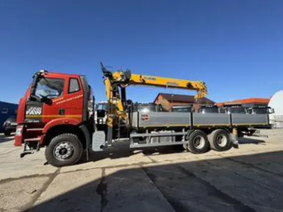 Манипулятор-самопогрузчик FAW J6P CA3250 XCMG SQS300RU-5 2025 года новый фото 3