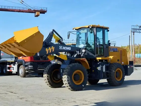Фронтальный погрузчик XCMG LW330RU 2025 года новый фото 4