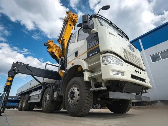 Манипулятор-самопогрузчик FAW CA3310 XCMG SQZ330-6 2026 года новый фото 2