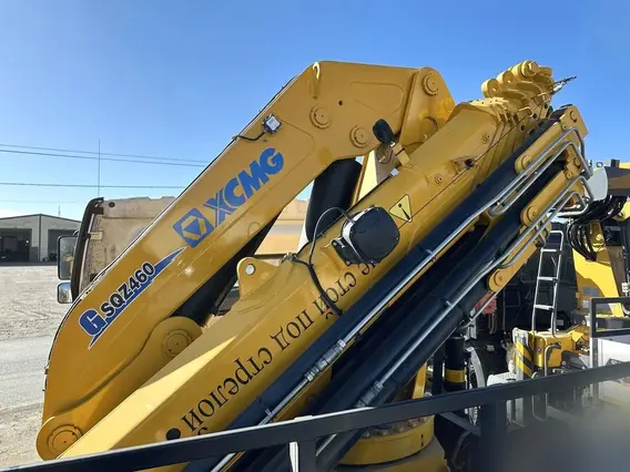Манипулятор-самопогрузчик FAW CA3310 XCMG SQZ460-6 2026 года новый фото 20