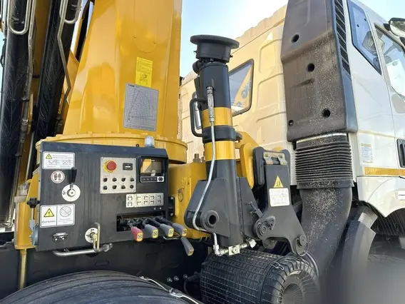 Манипулятор-самопогрузчик FAW CA3310 XCMG SQZ460-6 2026 года новый фото 7