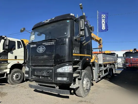 Бортовой грузовик FAW J6P с КМУ XCMG, 2025 2025 года новый