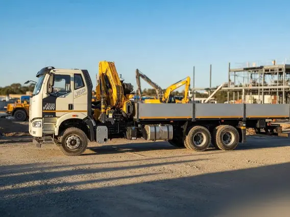 Манипулятор-самопогрузчик FAW J6P XCMG SQZ330-6 2026 года новый фото 4