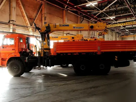 Бортовой грузовик Камаз 43118-50 XCMG SQS200RU-6 2025 года новый
