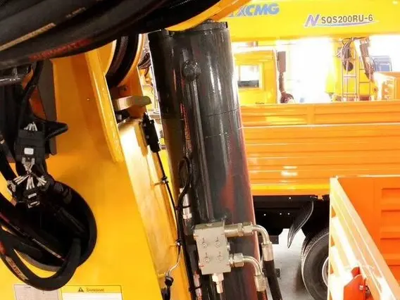 Бортовой грузовик Камаз 43118-50 XCMG SQS200RU-6 2025 года новый фото 17