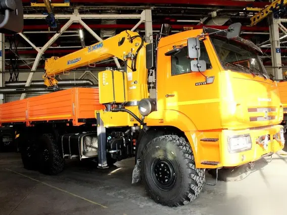 Бортовой грузовик Камаз 43118-50 XCMG SQS200RU-6 2025 года новый фото 2