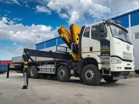 Бортовой грузовик FAW CA3310 XCMG SQZ330-6 2026 года новый