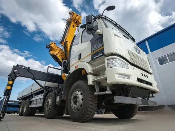 Бортовой грузовик FAW CA3310 XCMG SQZ330-6 2026 года новый фото 3