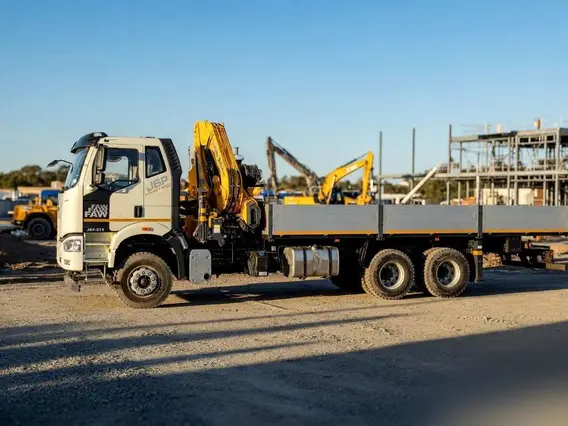 Манипулятор-самопогрузчик FAW J6P XCMG SQZ330-6 2026 года новый фото 3