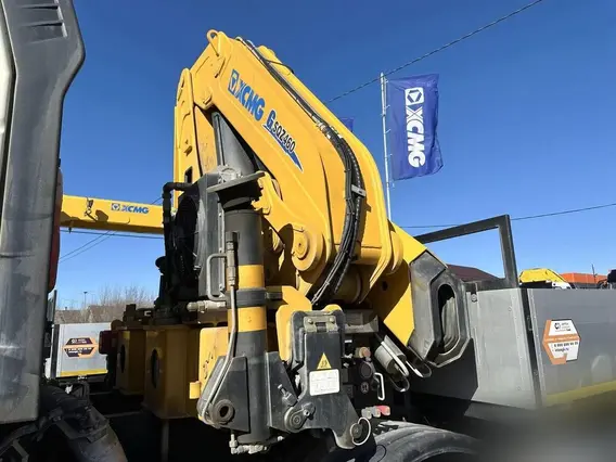 Манипулятор-самопогрузчик FAW CA3310 XCMG SQZ460-6 2026 года новый фото 17