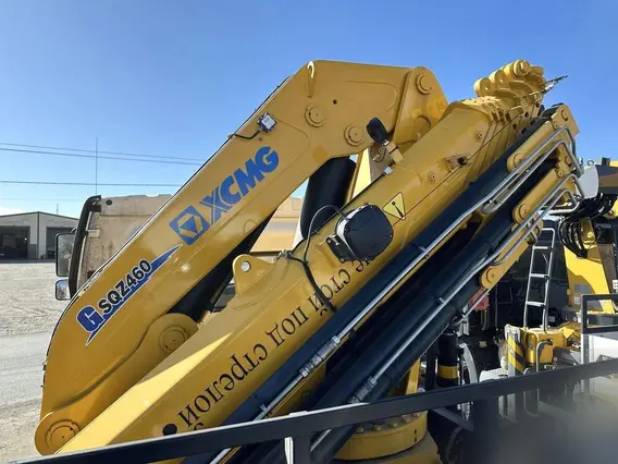 Манипулятор-самопогрузчик FAW CA3310 XCMG SQZ460-6 2026 года новый фото 21