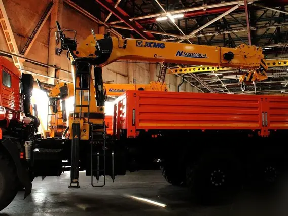 Бортовой грузовик Камаз 43118-50 XCMG SQS200RU-6 2025 года новый фото 11