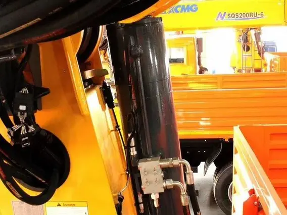 Бортовой грузовик Камаз 43118-50 XCMG SQS200RU-6 2025 года новый фото 17