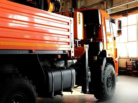 Бортовой грузовик Камаз 43118-50 XCMG SQS200RU-6 2025 года новый фото 7