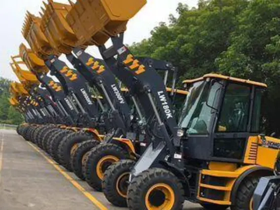 Фронтальный погрузчик XCMG LW180K 2023 года новый