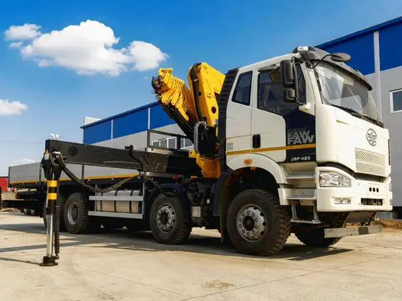 Бортовой грузовик FAW CA3310 XCMG SQZ330-6 2026 года новый фото 3