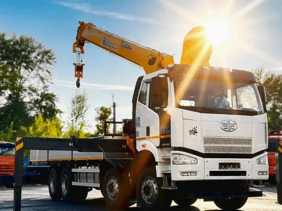 Бортовой грузовик FAW CA3310 XCMG SQS350-5 2026 года новый фото 3