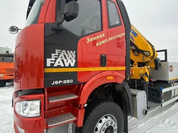 Бортовой грузовик FAW J6P CA3250 с КМУ XCMG, 2024 2026 года б/у