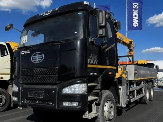 Бортовой грузовик FAW J6P CA3250 с КМУ XCMG, 2025 2026 года б/у