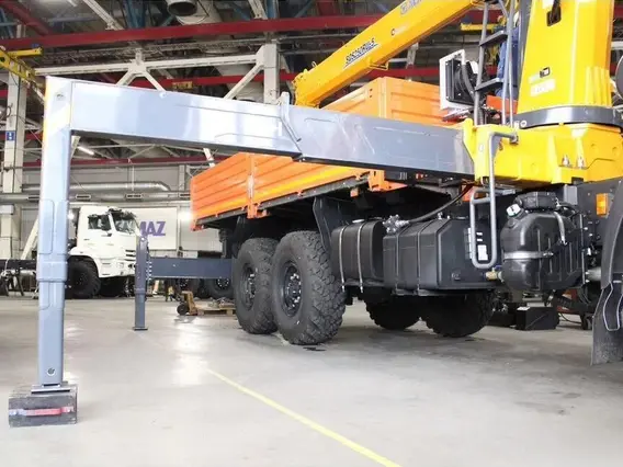 Бортовой грузовик КАМАЗ 43118-3027-48 (А5) с КМУ XCMG, 2025 2025 года новый фото 4