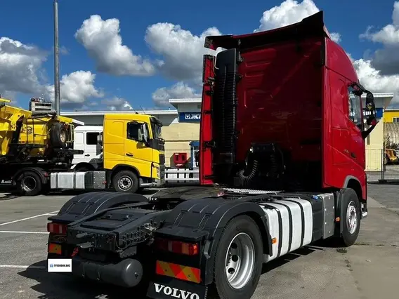 Седельный тягач Volvo FH 2017 года б/у фото 5