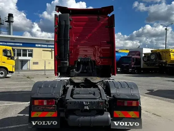 Седельный тягач Volvo FH 2017 года б/у фото 6