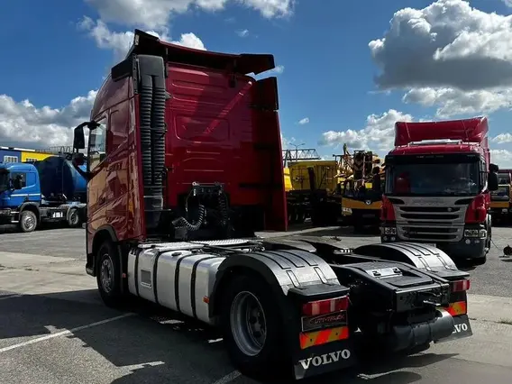 Седельный тягач Volvo FH 2017 года б/у фото 7