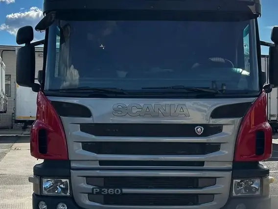 Седельный тягач Scania P 2012 года б/у фото 2