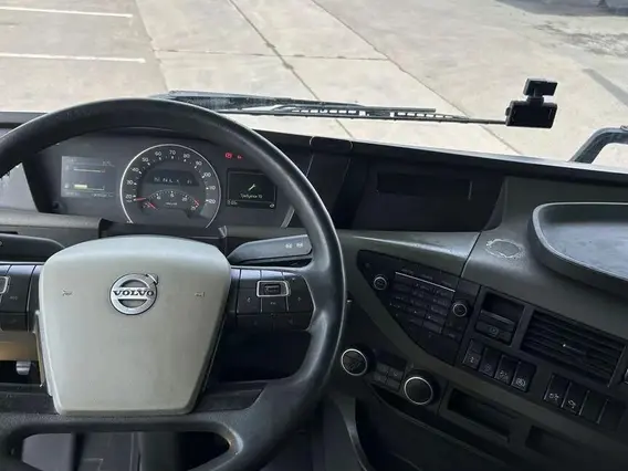 Седельный тягач Volvo FH 2018 года б/у фото 17