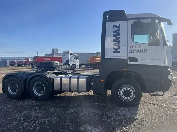 Седельный тягач КАМАЗ 65956 2026 года новый фото 3