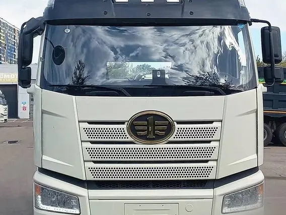 Седельный тягач FAW J6P 2023 года новый фото 3