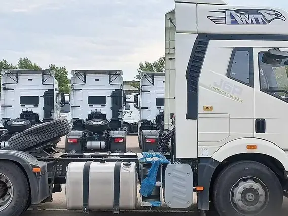 Седельный тягач FAW J6P 2023 года новый фото 6