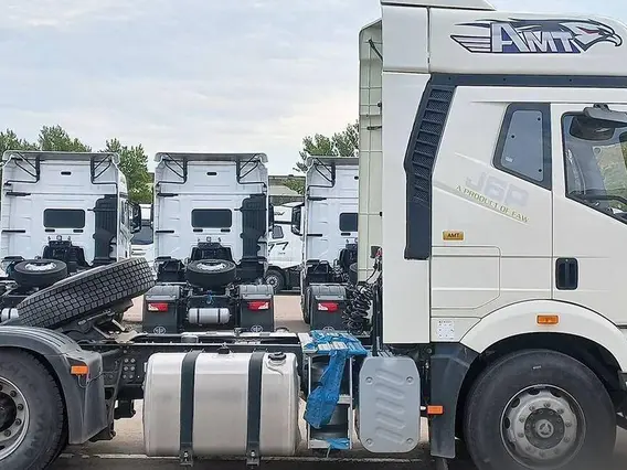 Тягач Седельный тягач FAW J6P 2023 года новый фото 6