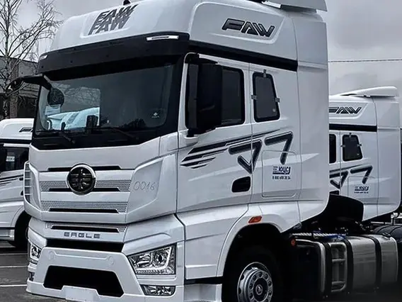 Седельный тягач FAW J7 2024 года новый фото 2