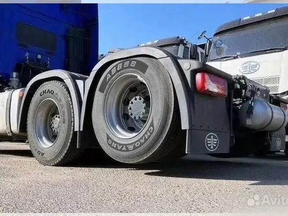Седельный тягач FAW J7 2024 года новый фото 4