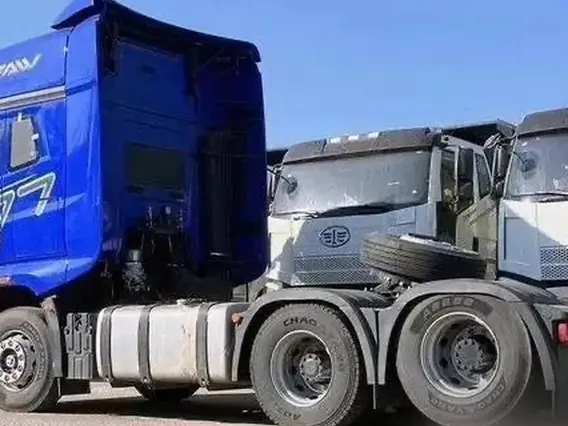 Седельный тягач FAW J7 2024 года новый фото 9