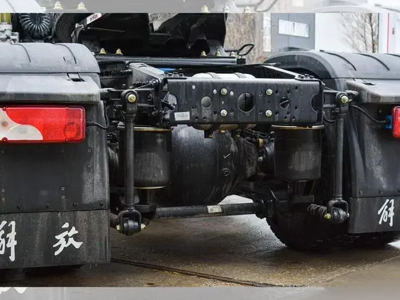 Седельный тягач FAW J7 2023 года новый фото 20